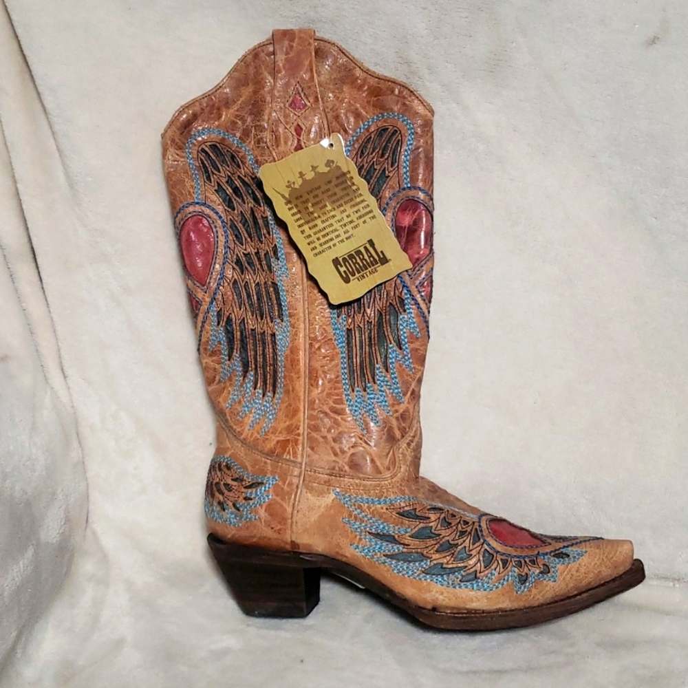 Corral vintage wing and heart boot